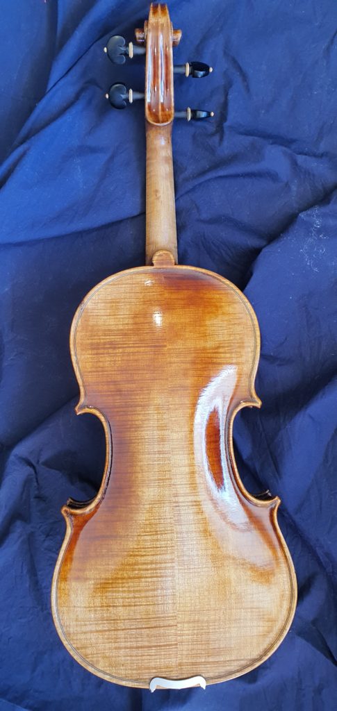 Piere_Lomont_Master_Back